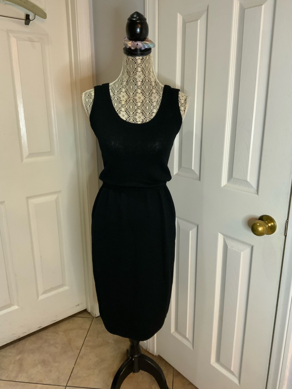 ST.JOHN BY MARIE GRAY VINTAGE BLACK KNIT DRESS SIZE 2